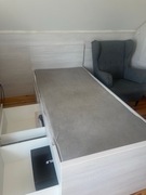 używane łóżko 90/200cm w stylu rustykalnym biało beżowo szare 