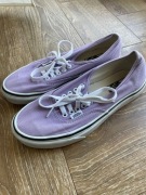 Vans 39, Converse 39 