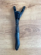 rzeźbiony Jezus Chrystus ukrzyżowany 