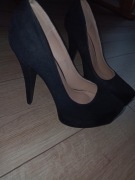 Szpilki na platformie 