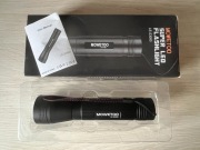Latarka SUPER LED FLASHLIGHT firmy MOWETOO LE-S3000 o zasięgu do 500m