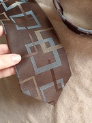 Klasyczny brązowy krawat GEORGE geometryczny styl Vintage PRL
