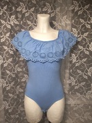 Niebieskie body Zara z falbanką i haftem falbana haft Boho 164 XS/S