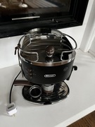 Ekspres kolbowy ciśnieniowy do kawy DeLonghi ECOV311.BK czarny/NK)