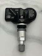 4xCZUJNIK CIŚNIENIA OPON KÓŁ VW TOUAREG 5Q0907275B