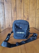 mała czarna torebka / saszetka na długim pasku * NOWA