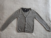 Szary elegancki zapinany wełniany sweter Bondelid M wełna jagnięca