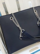 Torebka granatowa z łańcuszkami. Nowa.