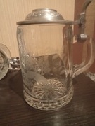 Kufel kryształowy,grawerowany z cynowym wiekiem