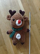 Renifer ręcznie wykonany na szydełku