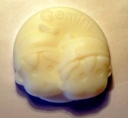 Figurka z mydełka glicerynowego zodiak BLIŹNIĘTA 