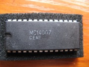 Układ scalony MC14007