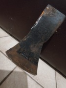 Zabytkowy obuch siekiery dzieło kowala sygnatura!