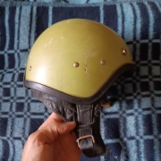 Duży Kask  Orzeszek  z epoki PRL-u