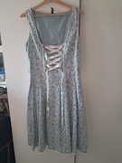 Sukienka jasnoniebieska w kwiaty w stylu etno 