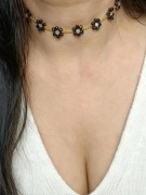 Ręcznie robiony choker z kwiatkami z koralików