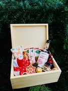 Świąteczny Zestaw Prezentowy w Drewnianej Skrzynce