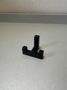 Czarne wieszaki haczyki