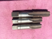 102. Komplet gwintowników ręcznych calowych W3/4"