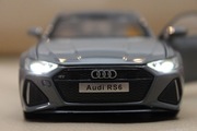 Model samochodu jak AUDI RS6 skala 1:32 światło dźwięk