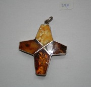 Wisiorek - Srebrny krzyżyk z naturalnym bursztynem 29g