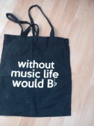 Czarna torba z napisem