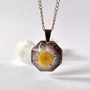 Orgonitowy naszyjnik ze stokrotką, amulet ochrona