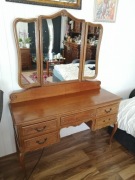 toaletka z lustrem ludwikowska 