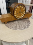 Zegar Metron PRL na chodzie sprawny z oryginalnym kluczem