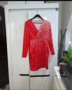 Elegancka sukienka we wzory - idealna na wyjątkowe okazje