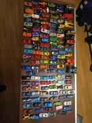 131 szt. Hot Wheels 