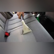 Pranie tapicerki samochodowej