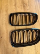 Grill, nerki, kratka BMW E90 09-11, Jedną strona