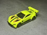 Resorak Luzak HOT WHEELS ASTON MARTIN VANTAGE GTE