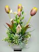 Kompozycja z gumowymi tulipanami 