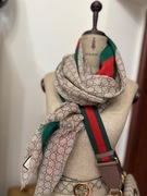 Gucci piękny duży szal 