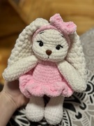 Króliczek w różowej sukience na szydełku handmade