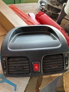 środkowa konsola/kratka nawiewu