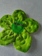 Kwiat - ozdoba sukienki, sweterka, bluzki, koszulki