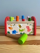 Drewniana zabawka motoryczna wbijak przybijanka