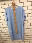 Niebieska tunika biust 130 z paskiem uniwersalna