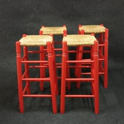 Czerwone krzesło barowe hoker boho vintage po renowacji