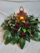 Duży stroik bordowe czerwone róże lampion latarnia kapliczka znicz LED 