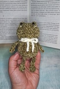 Prezent pluszowa żabka na szydełku Amigurumi handmade 