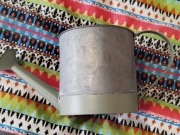 Ozdobna osłonka doniczka konewka  Dakls srebrno-zielona  15 cm metalowa 