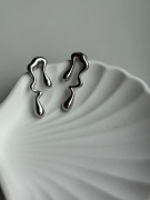 Unikatowe geometryczne kolczyki Bruise Zezu jewelry