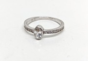 Pierścionek z cyrkoniami rozmiar 8 srebro 925