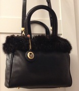 Czarna torebka ze skóry naturalnej Valentino Orlandi z prawdziwym futrem