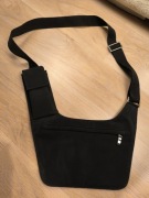 Czarna solidna nieprzemaka na saszetka torebka nerka