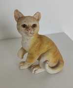 FIGURKA - KOTEK  z chorą łapką